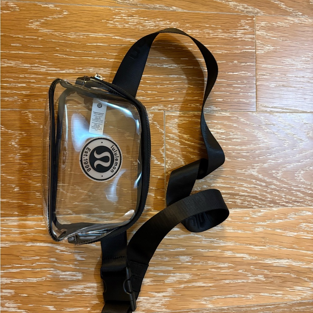 lululemon athletica Everywhere Transparent Belt Bag with Black Trim 1L - Picture 2 of 2